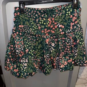 LOFT Green bubble skirt with floral print